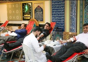 اهدا خون کارکنان استانداری فارس به مصدومان حادثه انفجار بندر شهید رجایی«ره»