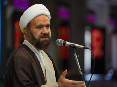 در جنگ ۸ ساله دفاع مقدس، حیثیت ابرقدرتهای جهان که تمام و کمال حامی رژیم صدام بودند، از بین رفت