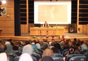 نمایش فیلم «درخت بیبی»