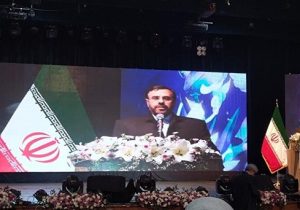 کرامت انسانی زن و مرد برابر است/ ۱۷۷ مدیر زن در فارس منصوب شدند