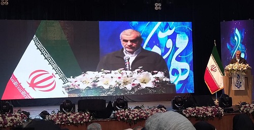 زن مسلمان ایرانی مهندس تمدن نوین اسلامی است زن مسلمان ایرانی مهندس تمدن نوین اسلامی است